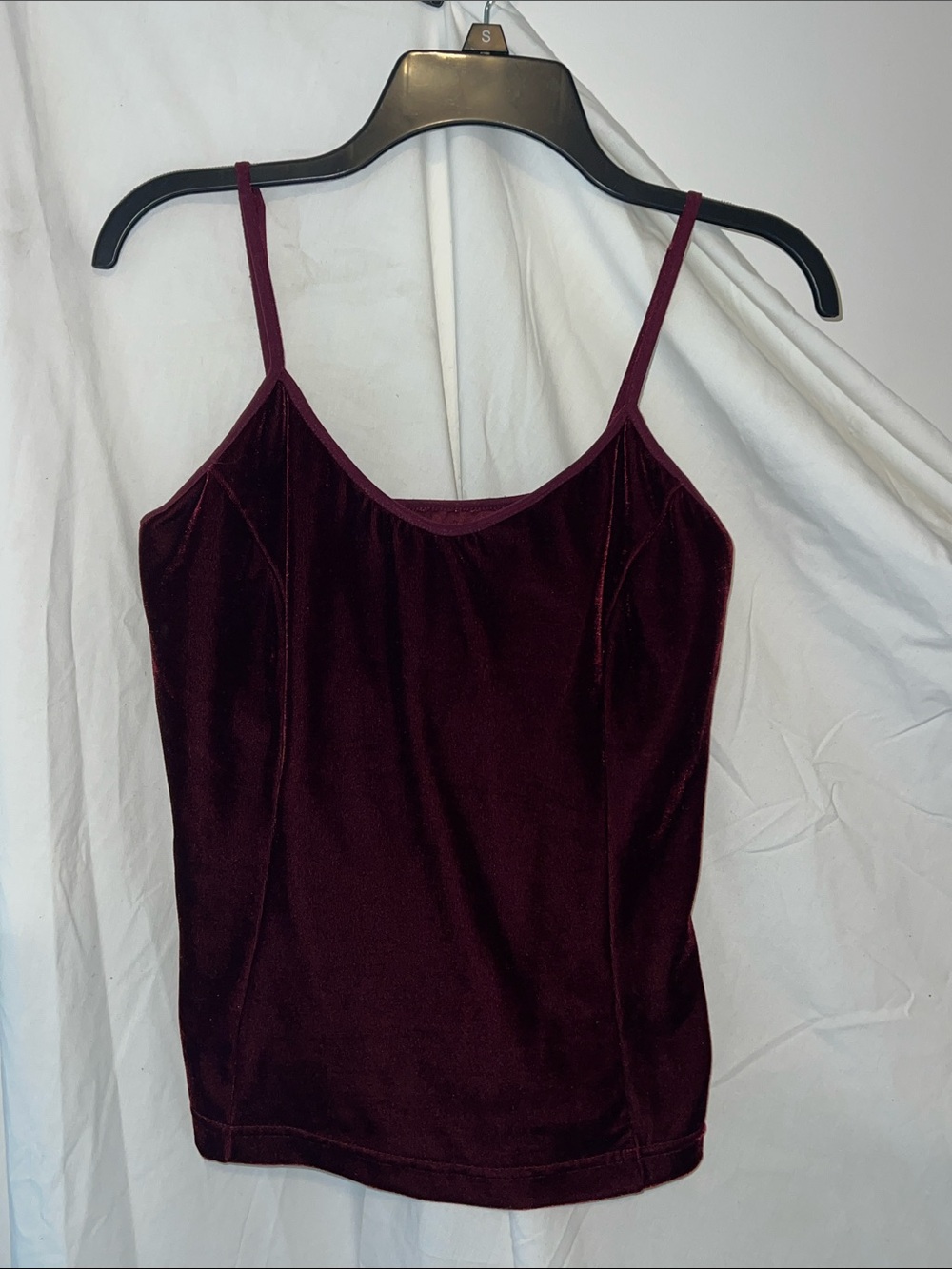 Women's Velvet Spaghetti Strap Tank Top - Burgundy